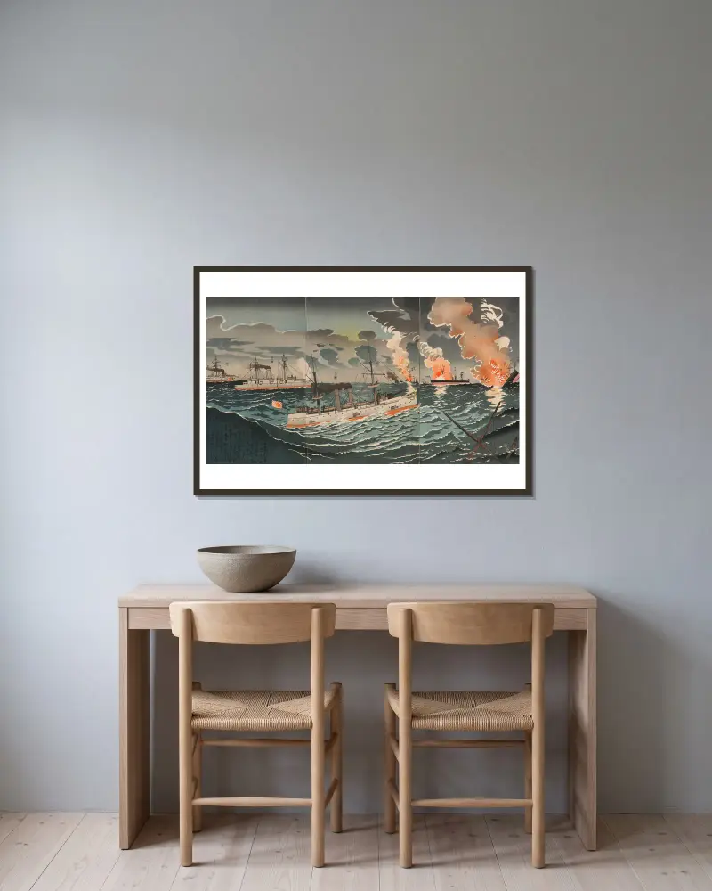 Vår flottas stora seger i Gula havet; nummer fyra av Kobayashi Kiyochika inramad på en vägg