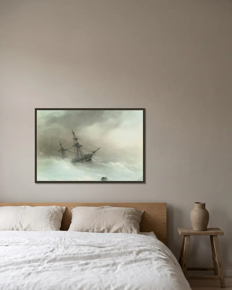 Fartyg i stormigt hav av Ivan Konstantinovich Aivazovsky inramad på en vägg