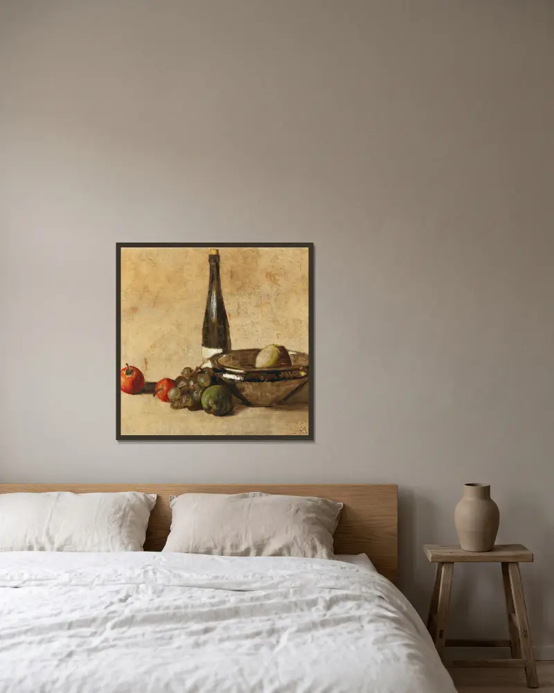 Stilleben mit Weinflasche und Früchten von Kurt Schwitters gerahmt an einer Wand