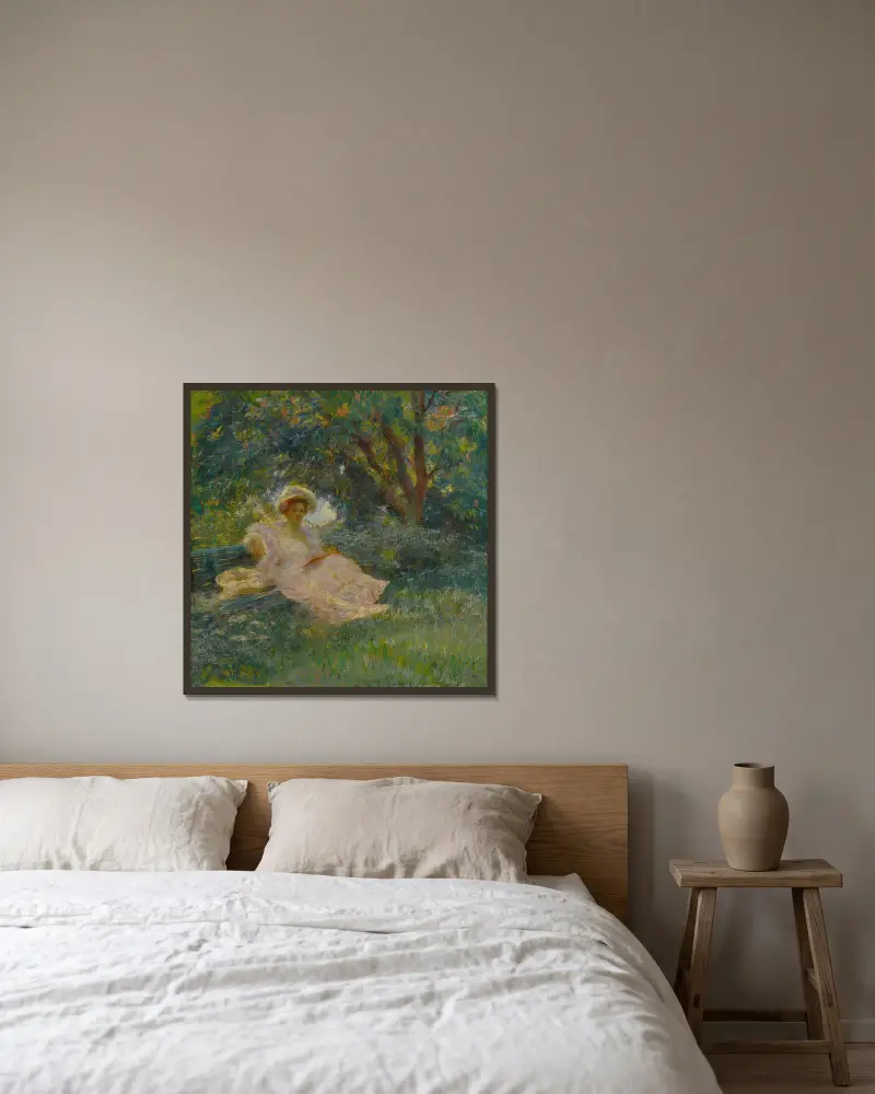 Sous les arbres av Gaston La Touche inramad på en vägg