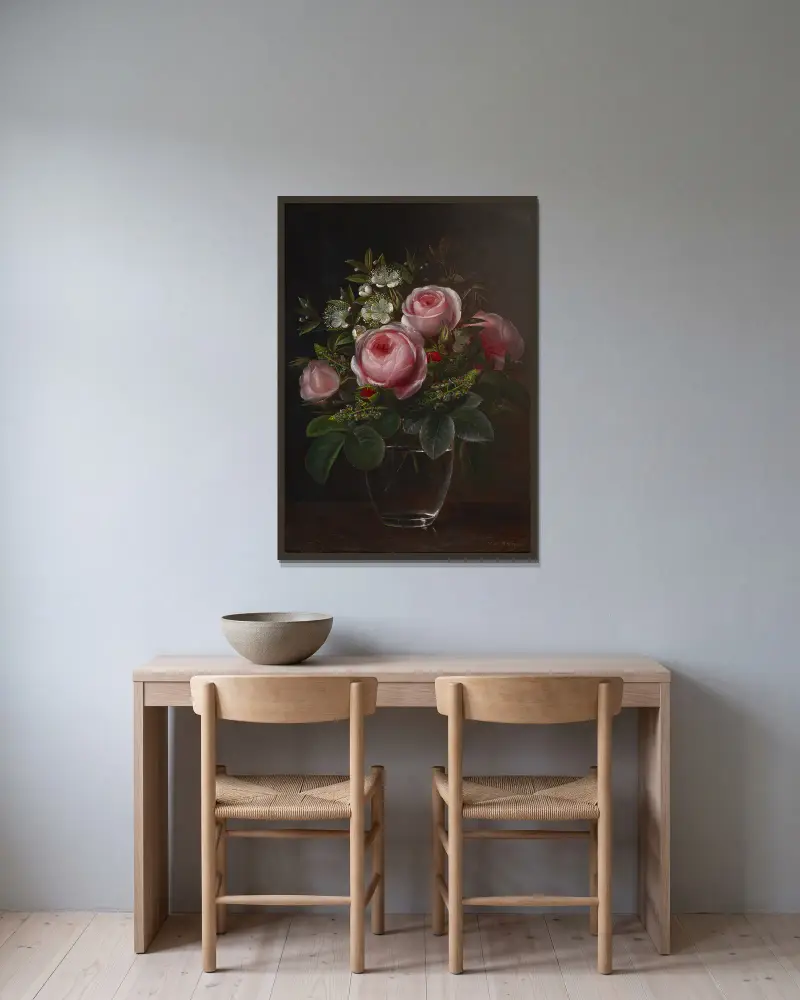 Rosen und Anemonen in einer Glasvase von Johan Laurentz Jensen gerahmt an einer Wand