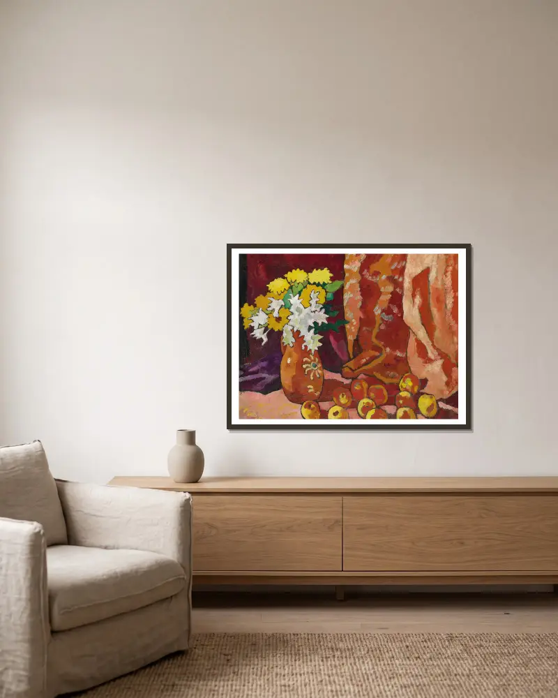 Blumenstrauß im braunen Krug mit Äpfeln von Louis Valtat gerahmt an einer Wand
