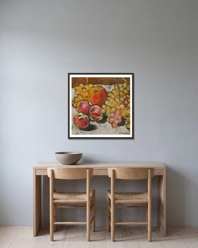 Persikor, äpplen och vindruvor av Louis Valtat inramad på en vägg