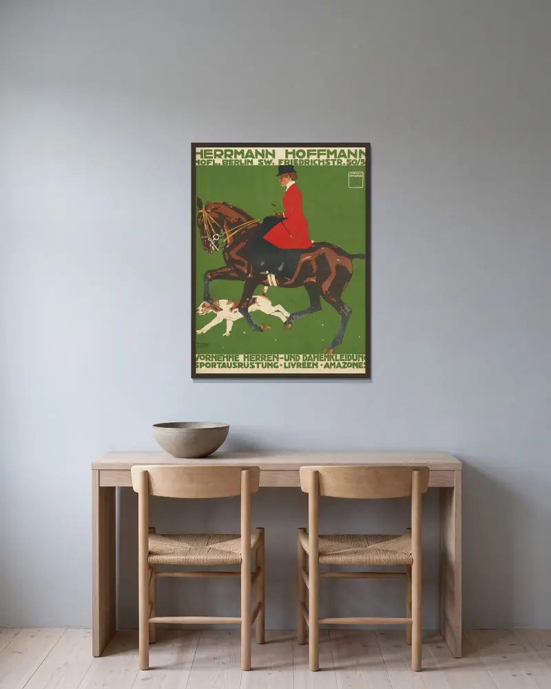 Herrmann Hoffmann. Vornehme Herren- und Damenkleidung von Ludwig Hohlwein gerahmt an einer Wand