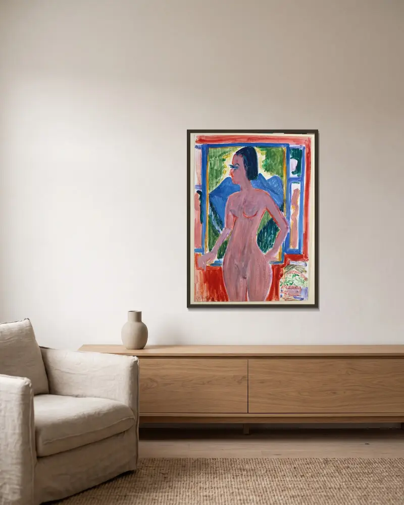 Naken kvinna vid fönstret av Ernst Ludwig Kirchner inramad på en vägg