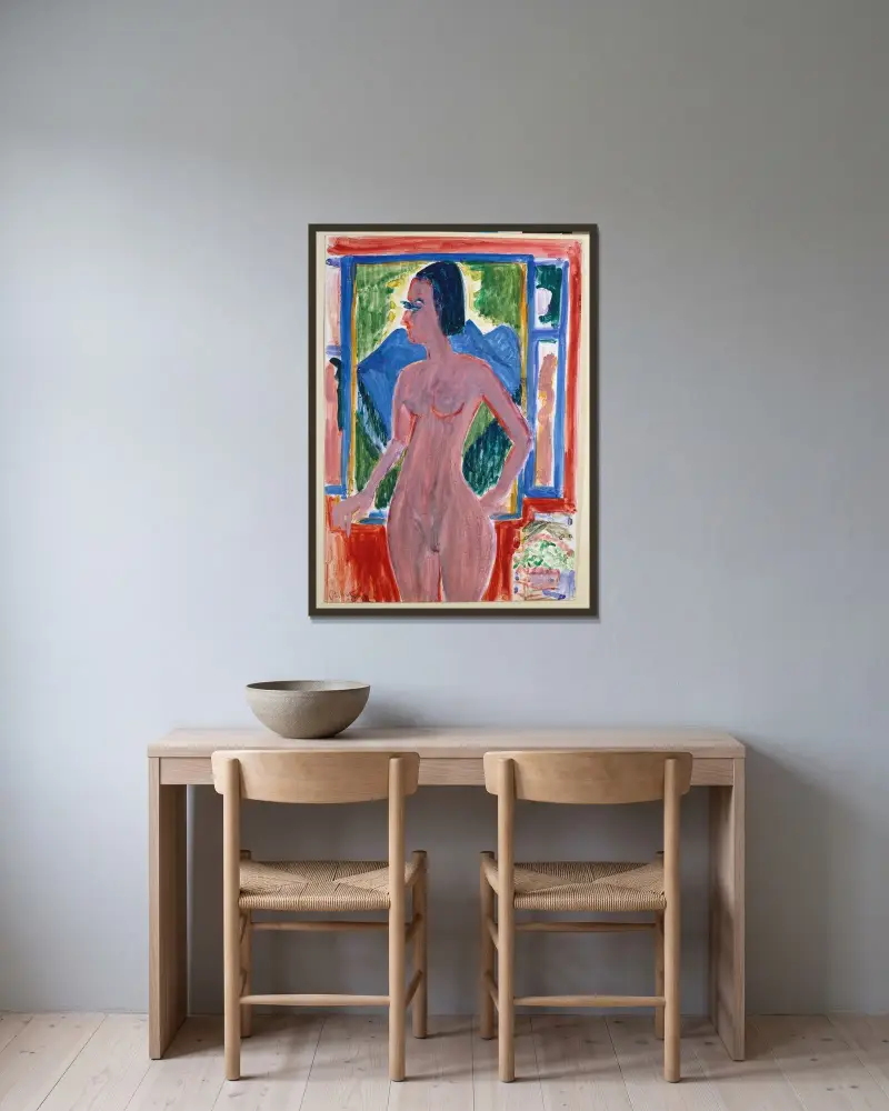 Naken kvinna vid fönstret av Ernst Ludwig Kirchner inramad på en vägg
