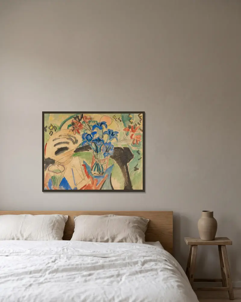 Stilleben mit Enzian und Türkenbund von Ernst Ludwig Kirchner gerahmt an einer Wand