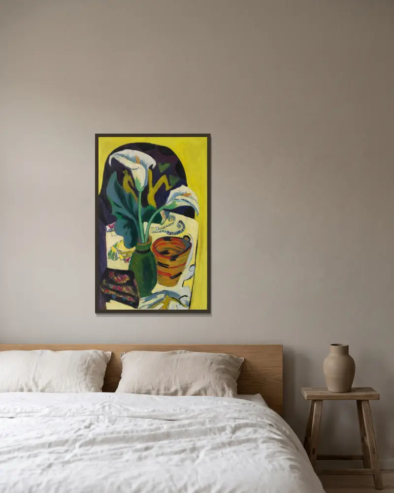 Stilleben mit Kalla av Ernst Ludwig Kirchner inramad på en vägg