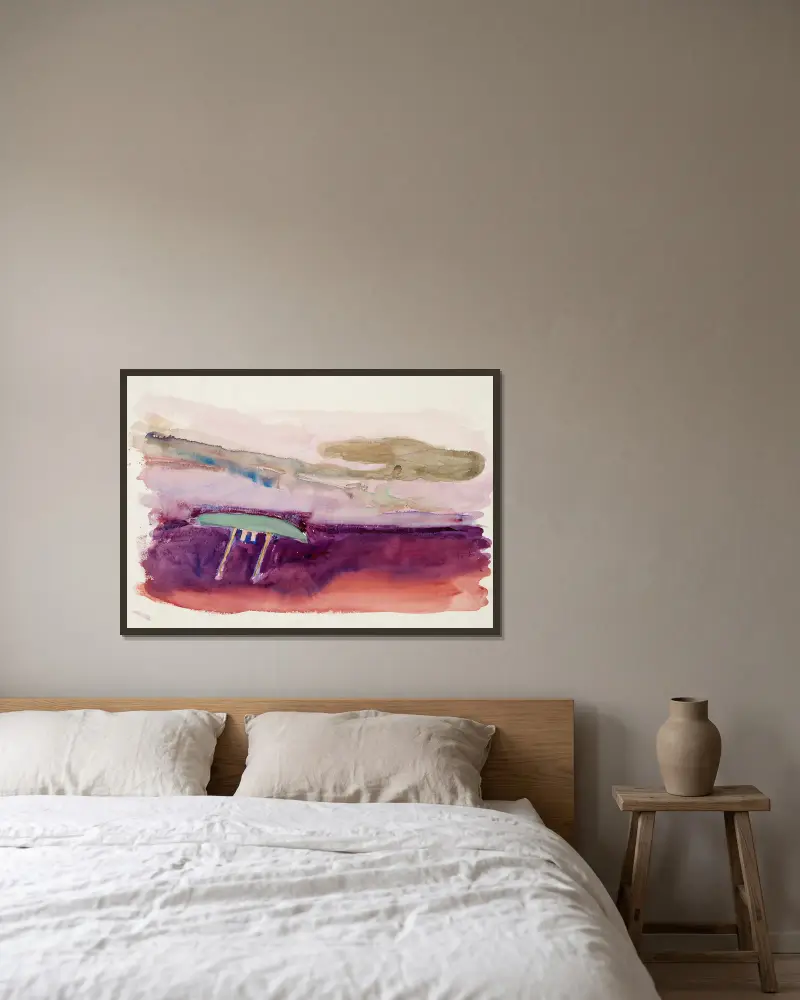 Havslandskap med tvåmastad segelbåt av Magnus Enckell inramad på en vägg