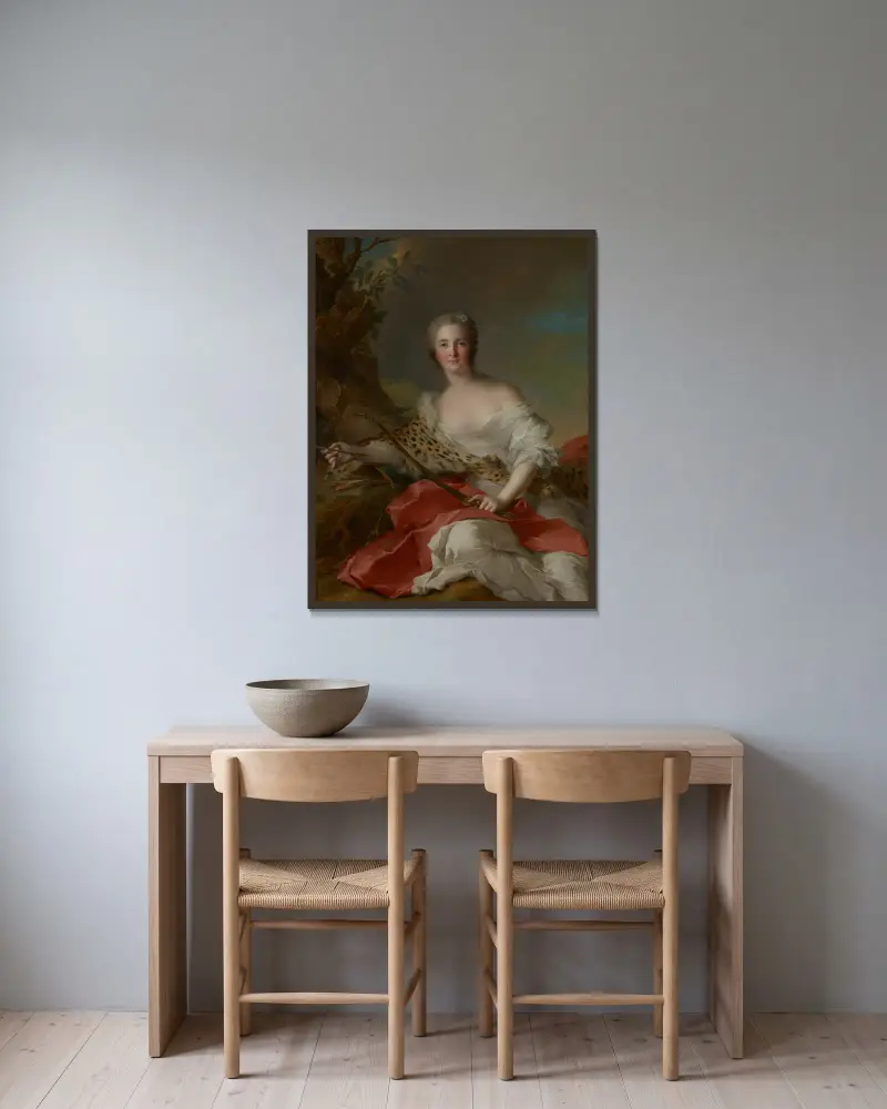 Porträtt av Constance-Gabrielle-Magdeleine Bonnier de la Mosson som Diana av Jean-Marc Nattier inramad på en vägg