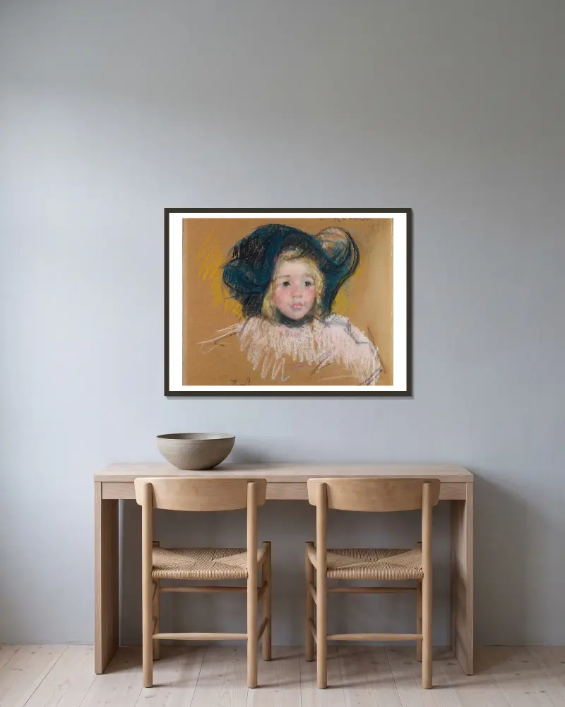 Simones huvud i en grön hätta med vågigt brätte (nr 2) av Mary Cassatt inramad på en vägg