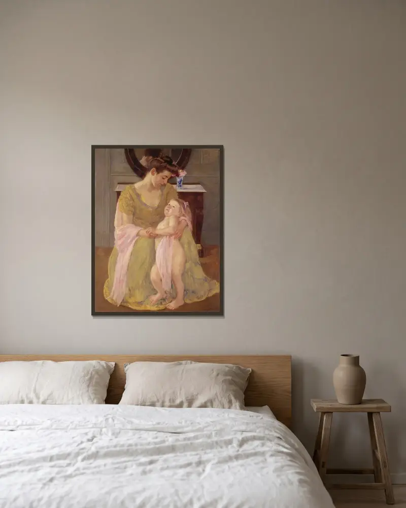 Mor och barn med rosenscarf av Mary Cassatt inramad på en vägg