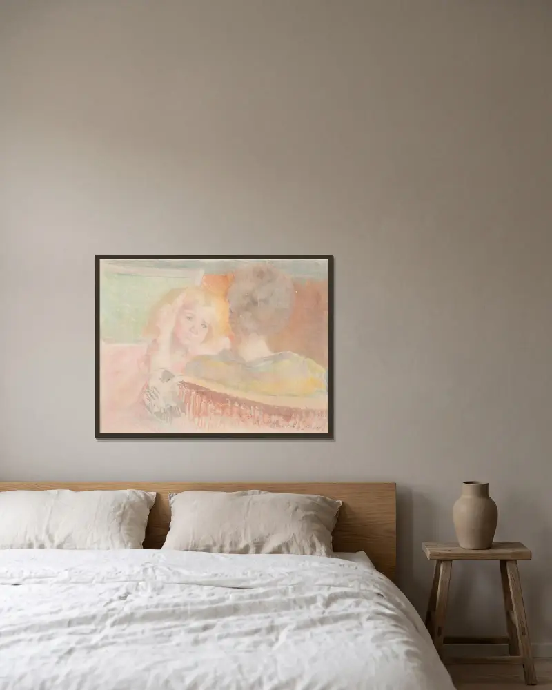 Mutter, die Saras Haar kämmt (Nr. 2) von Mary Cassatt gerahmt an einer Wand