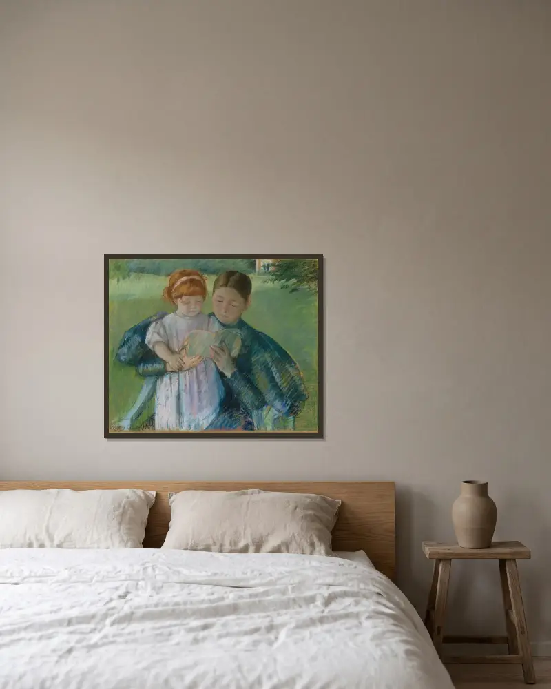 Sköterska läser för en liten flicka av Mary Cassatt inramad på en vägg