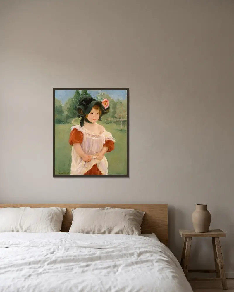 Frühling; Margot stehend in einem Garten von Mary Cassatt gerahmt an einer Wand