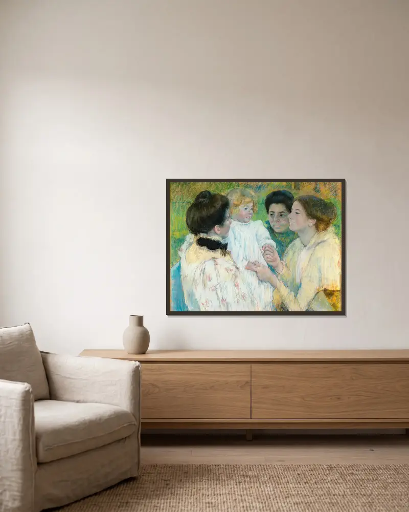 Kvinnor som beundrar ett barn av Mary Cassatt inramad på en vägg