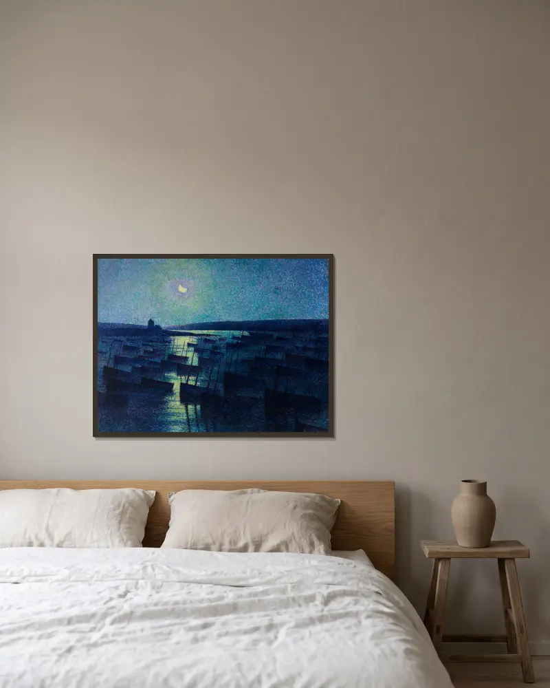 Camaret, månsken och fiskebåtar av Maximilien Luce inramad på en vägg