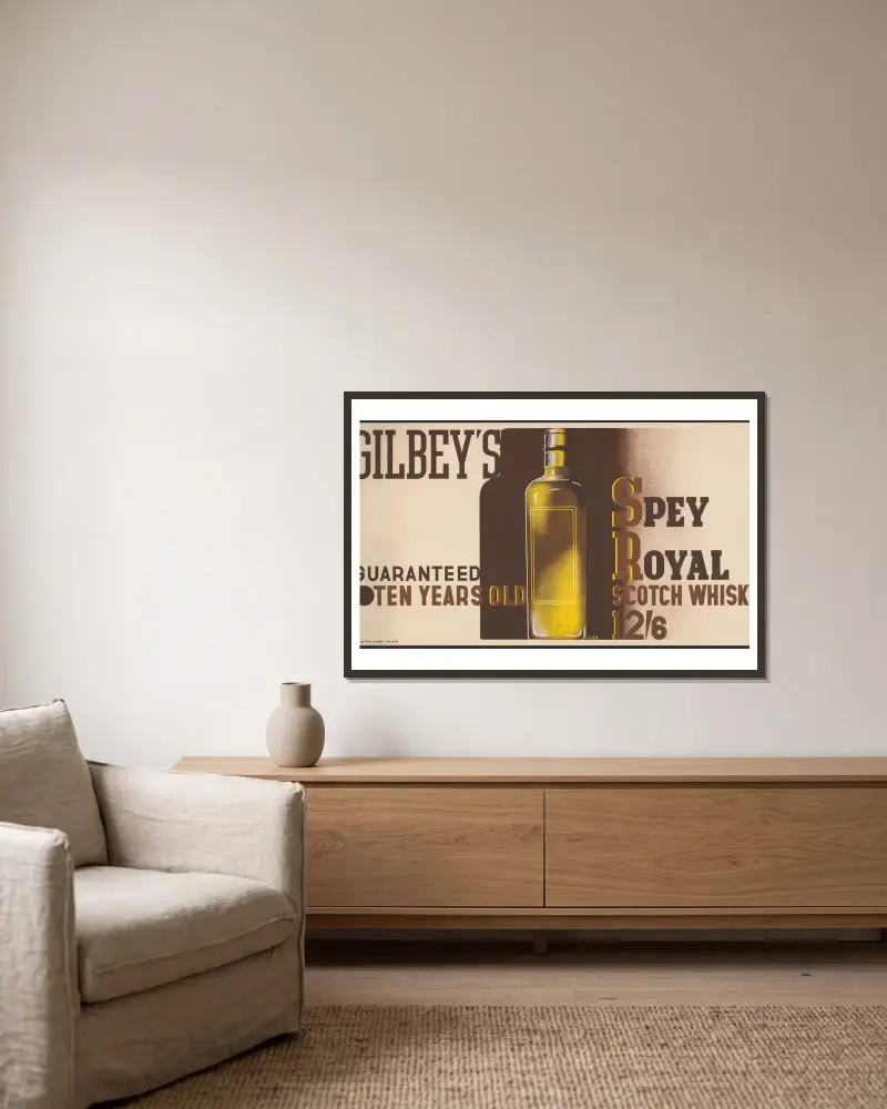 Gilbey’s Spey Royal Scotch Whiskey von Edward McKnight Kauffer gerahmt an einer Wand