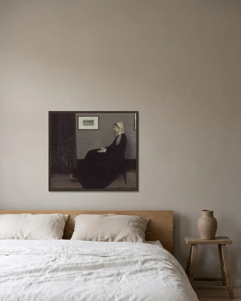 Porträtt av konstnärens mor av James Abbott McNeill Whistler inramad på en vägg