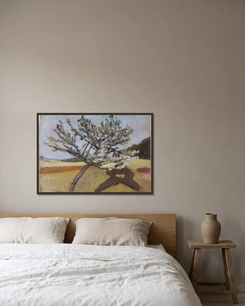 Mann unter einem blühenden Baum liegend von Paula Modersohn-Becker gerahmt an einer Wand