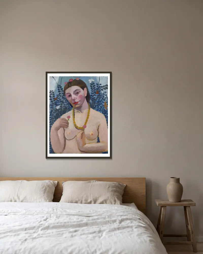 Självporträtt som halvnaket med bärnstenshalsband II av Paula Modersohn-Becker inramad på en vägg