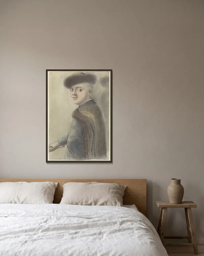 Junger Pole im Dreiviertelprofil nach links von Nicolas Lagneau gerahmt an einer Wand