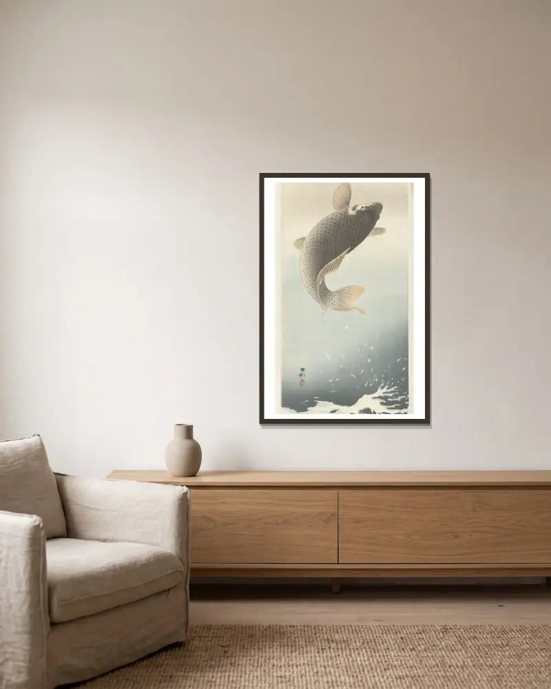 Karpfen von Ohara Koson gerahmt an einer Wand