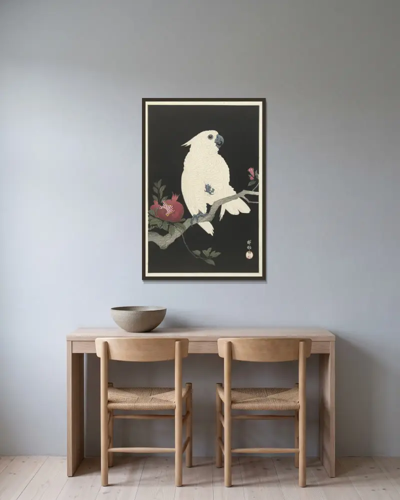 Kakadu und Granatapfel von Ohara Koson gerahmt an einer Wand