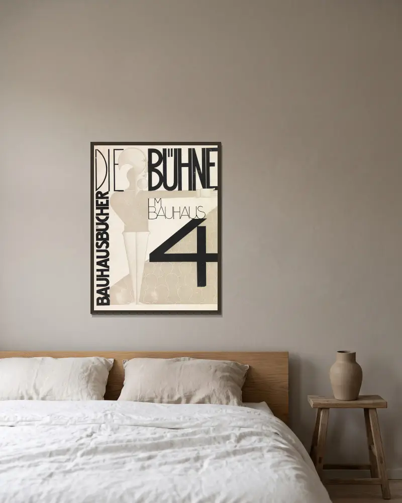 Die Bühne im Bauhaus von Oskar Schlemmer gerahmt an einer Wand
