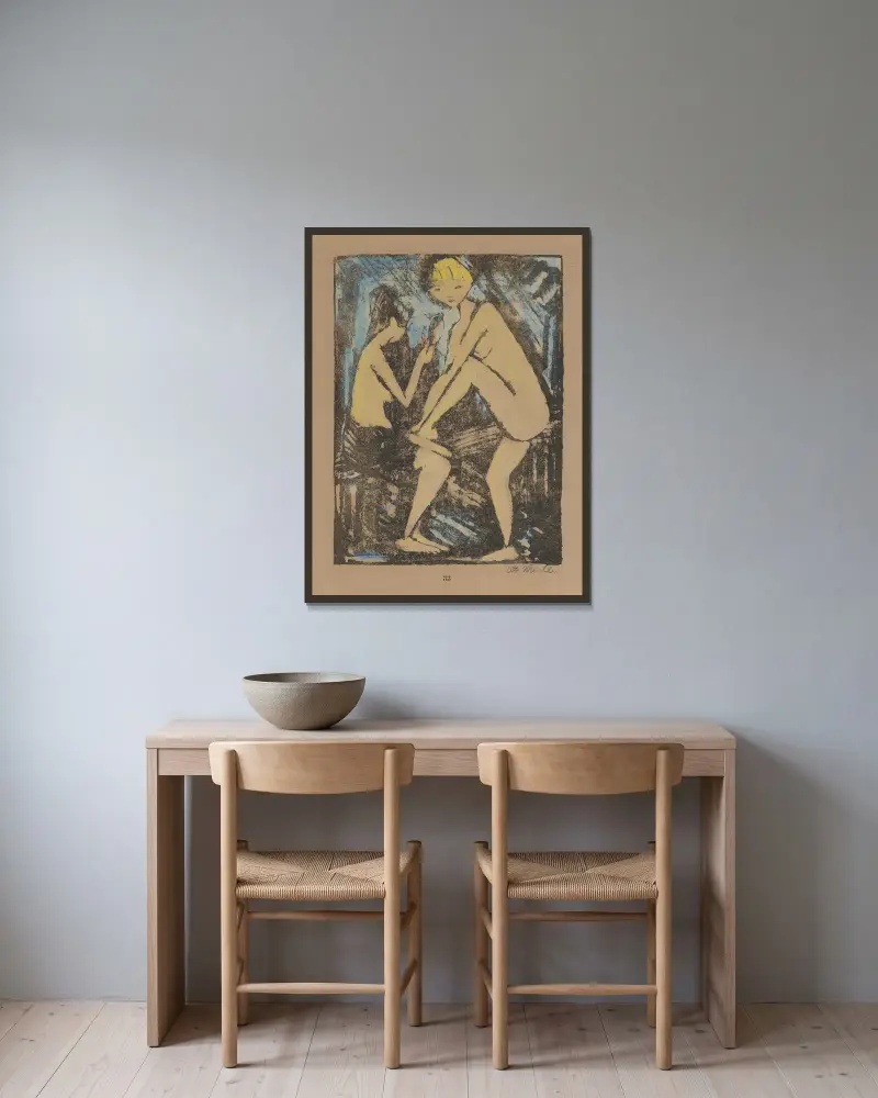 Två flickor med handspegel I av Otto Mueller inramad på en vägg