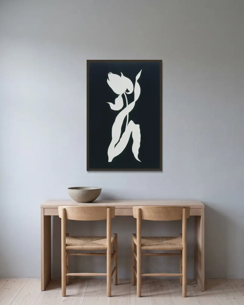 Tulpe von Philipp Otto Runge gerahmt an einer Wand