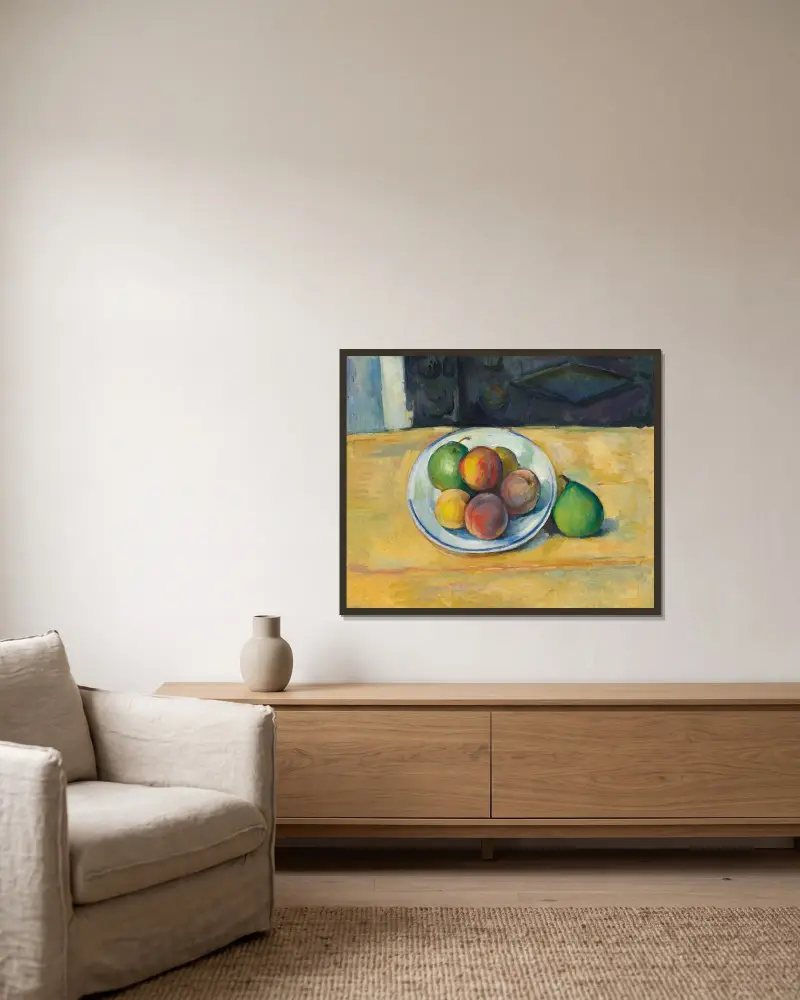 Stilleben med persikor och päron av Paul Cézanne inramad på en vägg