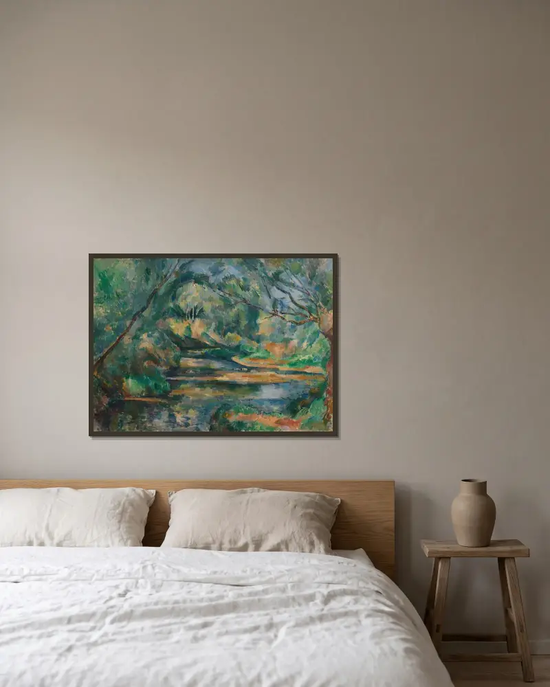 The Brook av Paul Cézanne inramad på en vägg