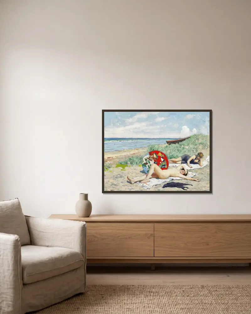Zwei Mädchen und ein japanischer Sonnenschirm am Strand von Hornbæk von Paul Fischer gerahmt an einer Wand
