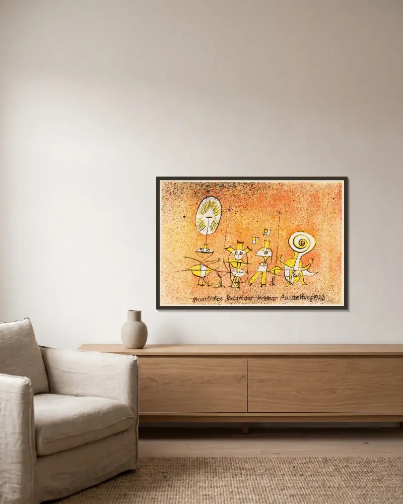 Den glada sidan. Vykort till Bauhaus-utställningen av Paul Klee inramad på en vägg