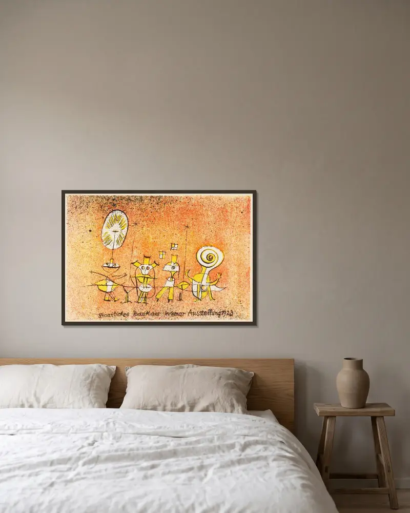 Den glada sidan. Vykort till Bauhaus-utställningen av Paul Klee inramad på en vägg