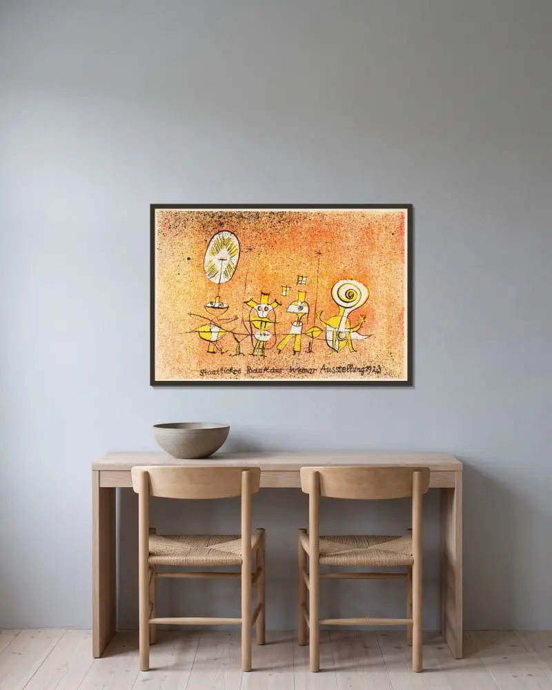 Den glada sidan. Vykort till Bauhaus-utställningen av Paul Klee inramad på en vägg