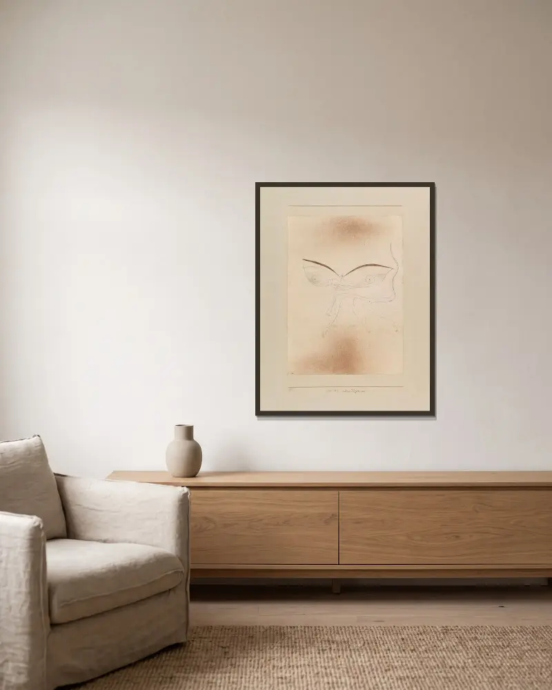 Kleines Tiergespenst av Paul Klee inramad på en vägg