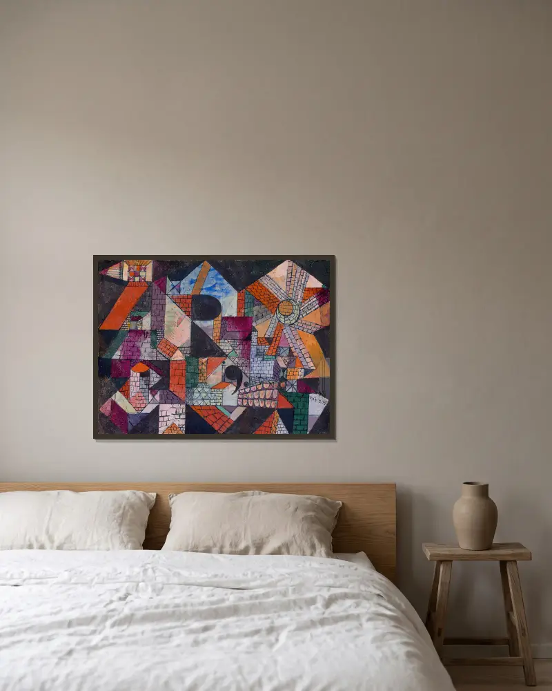Stadt R av Paul Klee inramad på en vägg