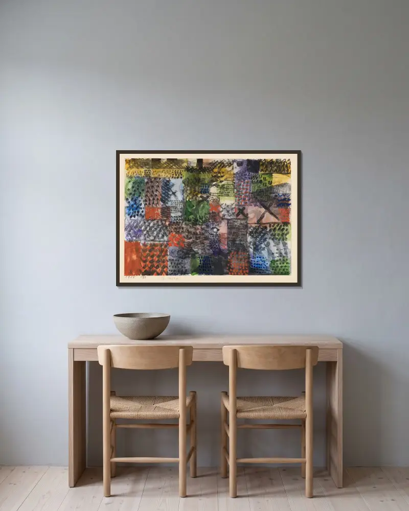 Stickerei av Paul Klee inramad på en vägg
