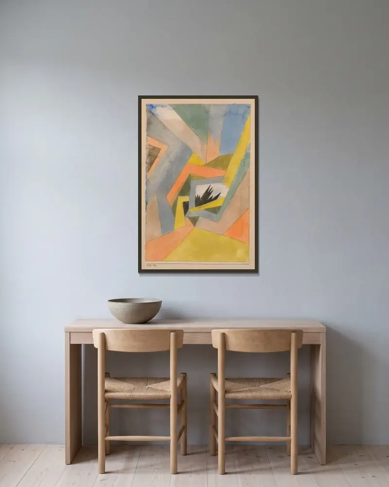 Tankebild av granar av Paul Klee inramad på en vägg