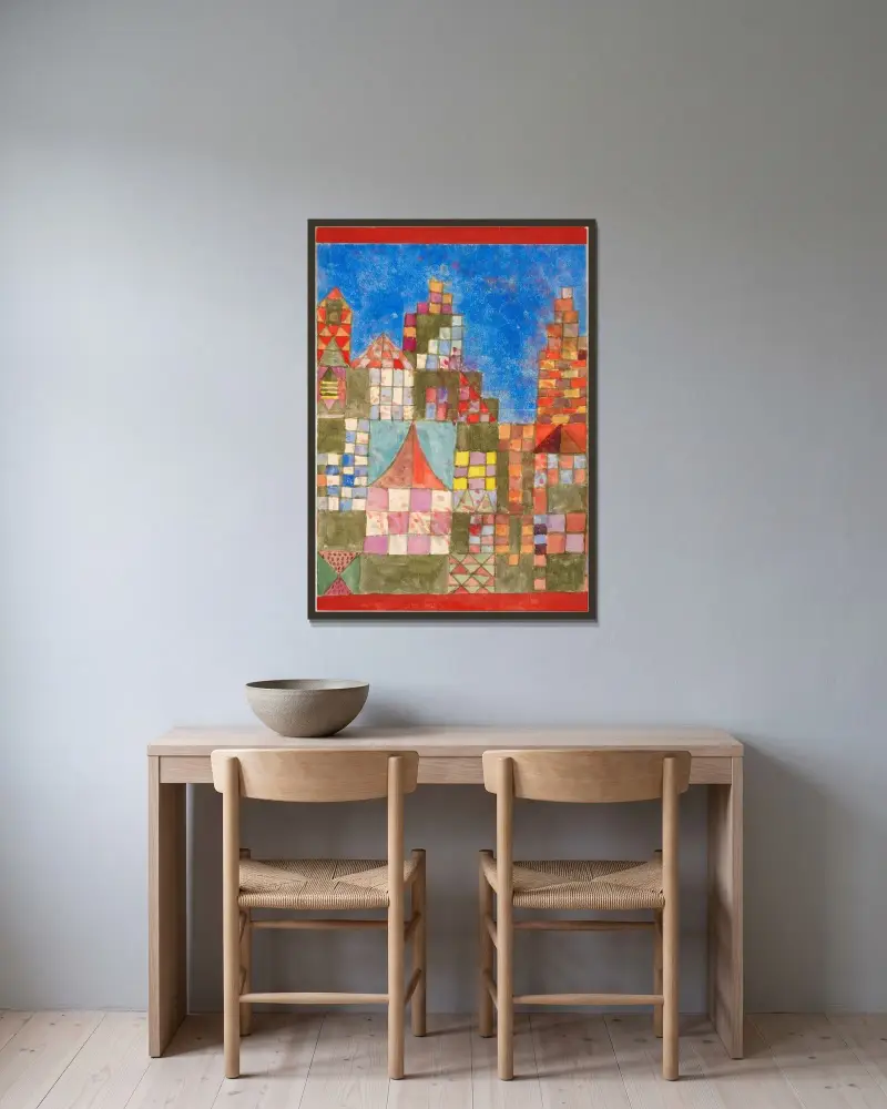 Westöstliche Bauten av Paul Klee inramad på en vägg