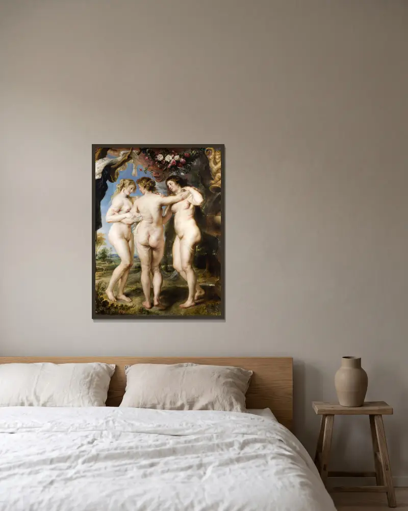 Die drei Grazien von Peter Paul Rubens gerahmt an einer Wand