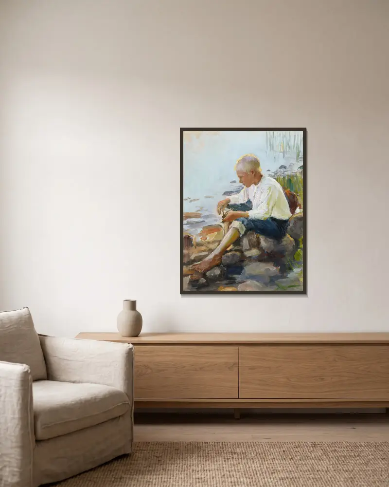 Boy On The Shore av Pekka Halonen inramad på en vägg