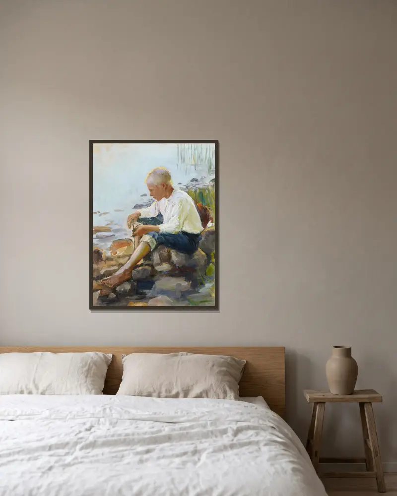 Boy On The Shore av Pekka Halonen inramad på en vägg