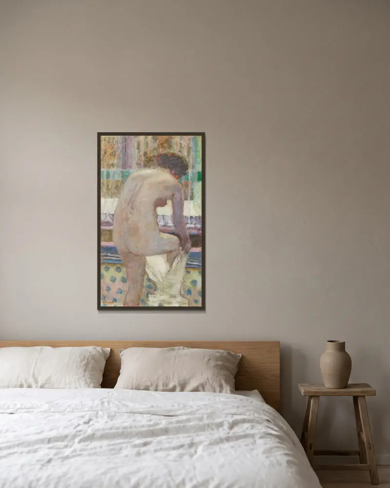 Frau beim Ankleiden von Pierre Bonnard gerahmt an einer Wand