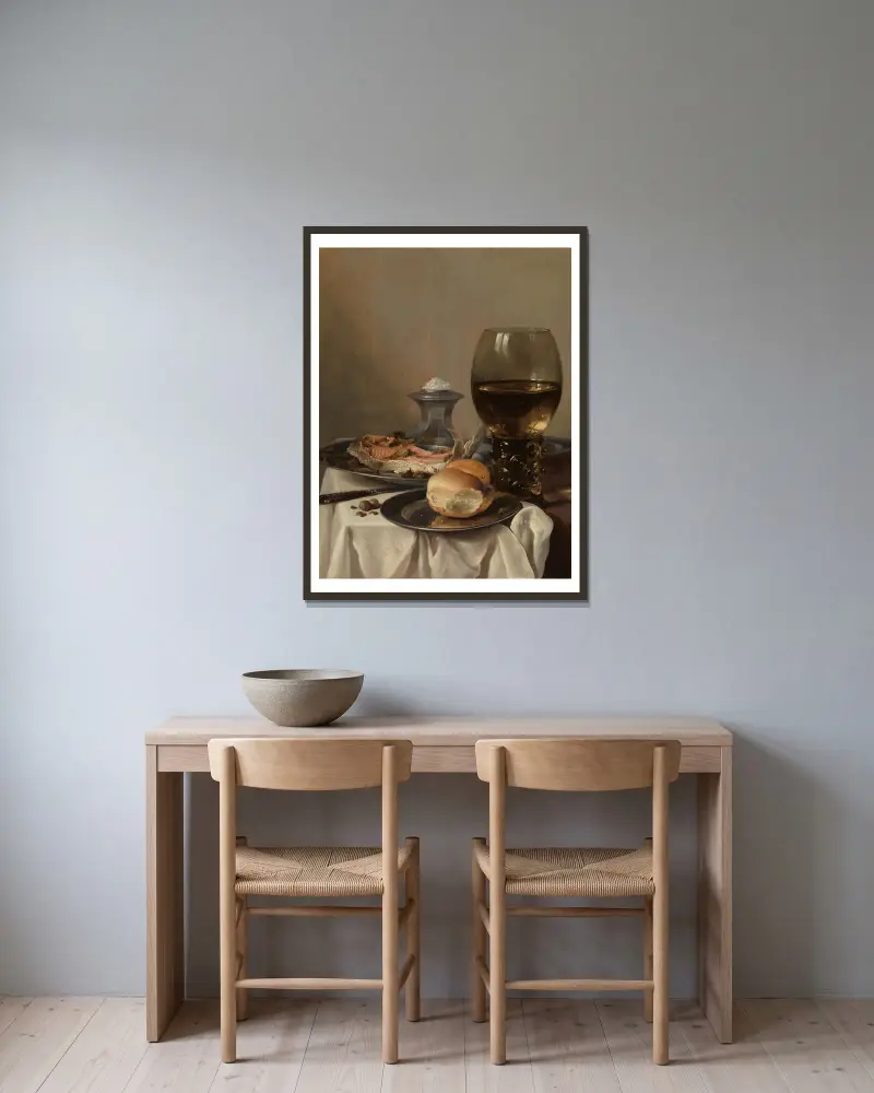 Stilleben med saltkar av Pieter Claesz inramad på en vägg