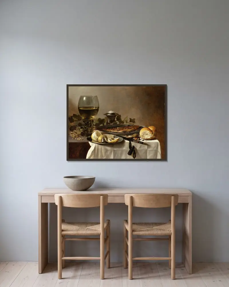 Stillleben mit Hering, Wein und Brot von Pieter Claesz gerahmt an einer Wand