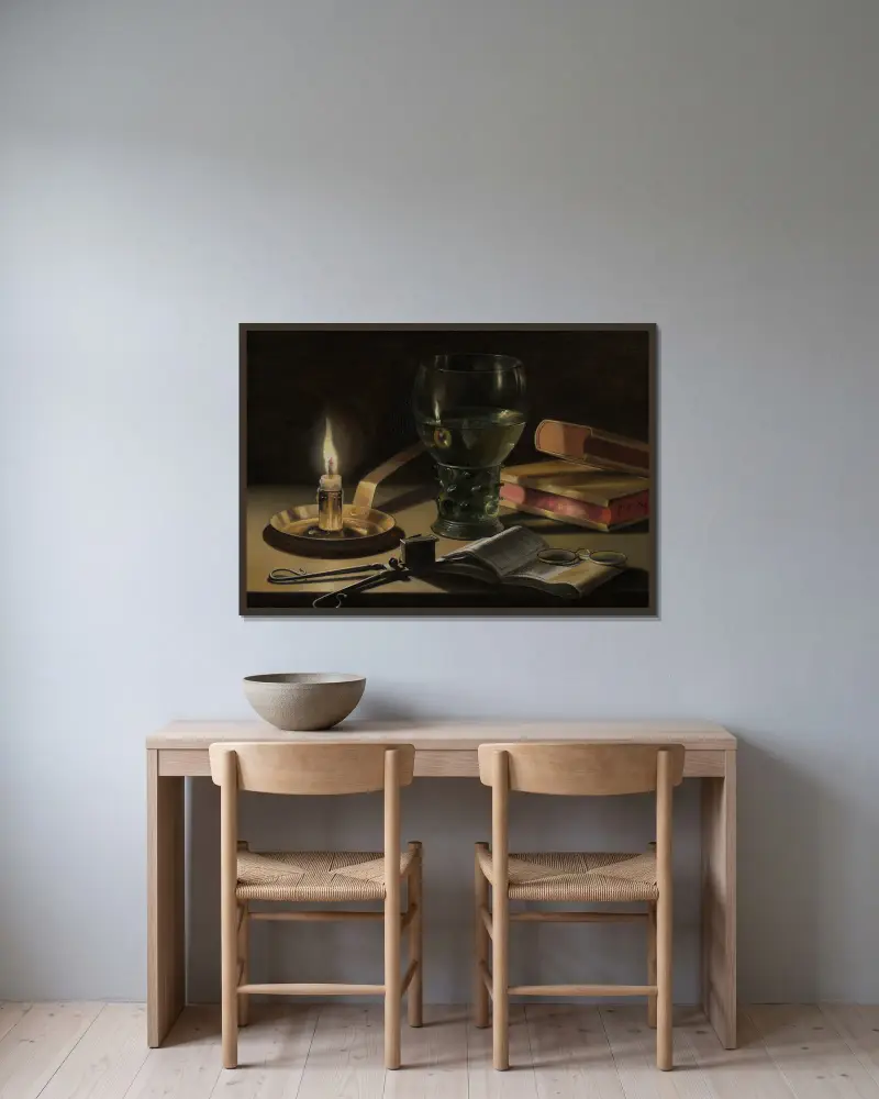 Stilleben med tänt ljus av Pieter Claesz inramad på en vägg