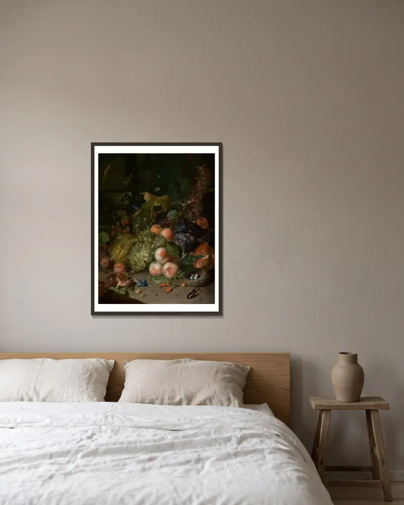 Fruktstilleben med ekoxe och bo av Rachel Ruysch inramad på en vägg